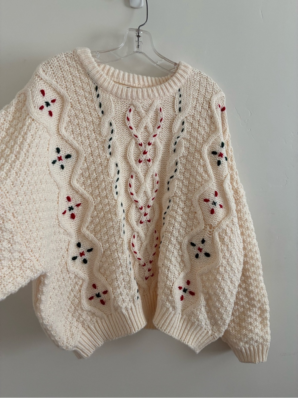 Entro Cream Cable Knit Sweater with green and red Embroidered Detail woman large - Picture 2 of 9
